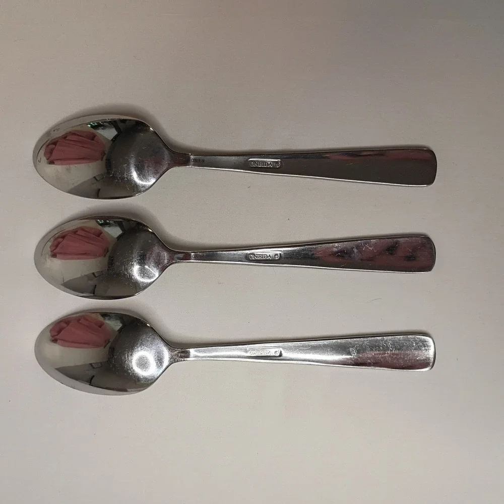 3 Soup Spoons Oneida Quadratic Stainless Flatware 7